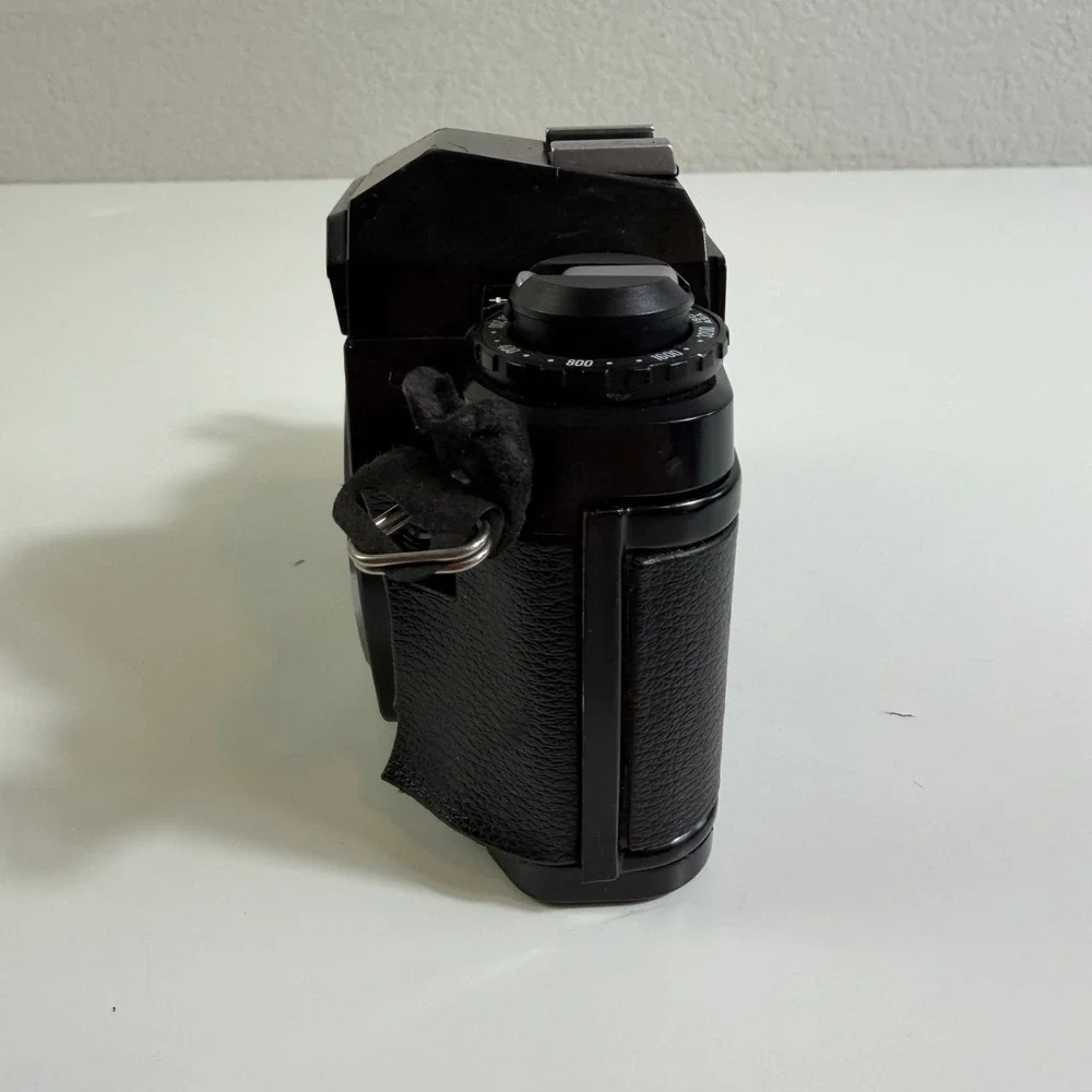 Chinon CE-5 35mm SLR Film Camera with Seikanon 28-80mm f3.5-4.5 Lens Untested
